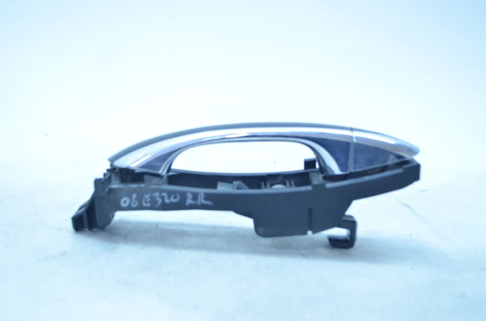 03-06 MERCEDES-BENZ W211 E500 MANIJA PUERTA EXTERIOR TRASERA DERECHA AZUL OEM Foto 4 de 4