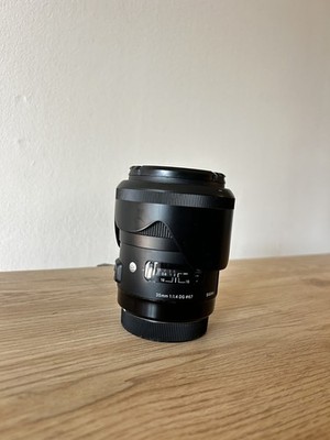 Sigma 35mm f1.4 DG HSM Art Lens for Canon EF with Hood and both caps