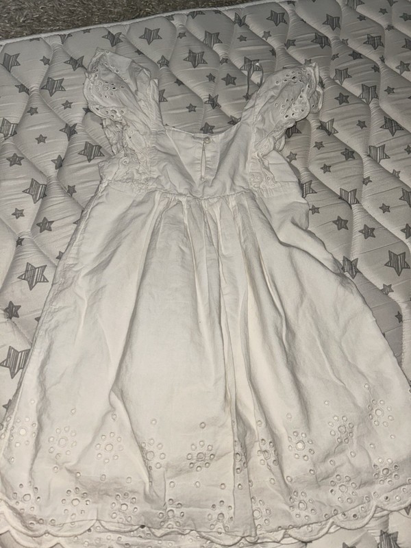 H&M Kids Scalloped Ruffle Sleeve White Dress Size 4T 100% Cotton Good Condition
