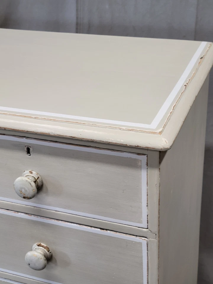 Antique 1920s English Dresser Chest of Drawers with Old Cream and White Paint - Image 4 of 4