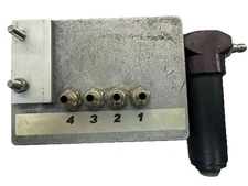 Lot of 4 Numatics 115/120V Solenoid Air Control Valves W/ block YDE-V-313-M-10