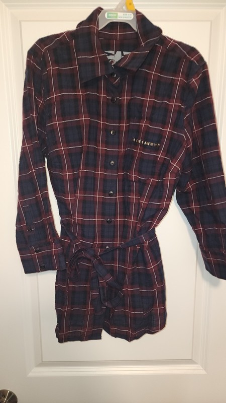Guess Womens Button Up Shirt Black & Burgundy W/Belt - Size Large