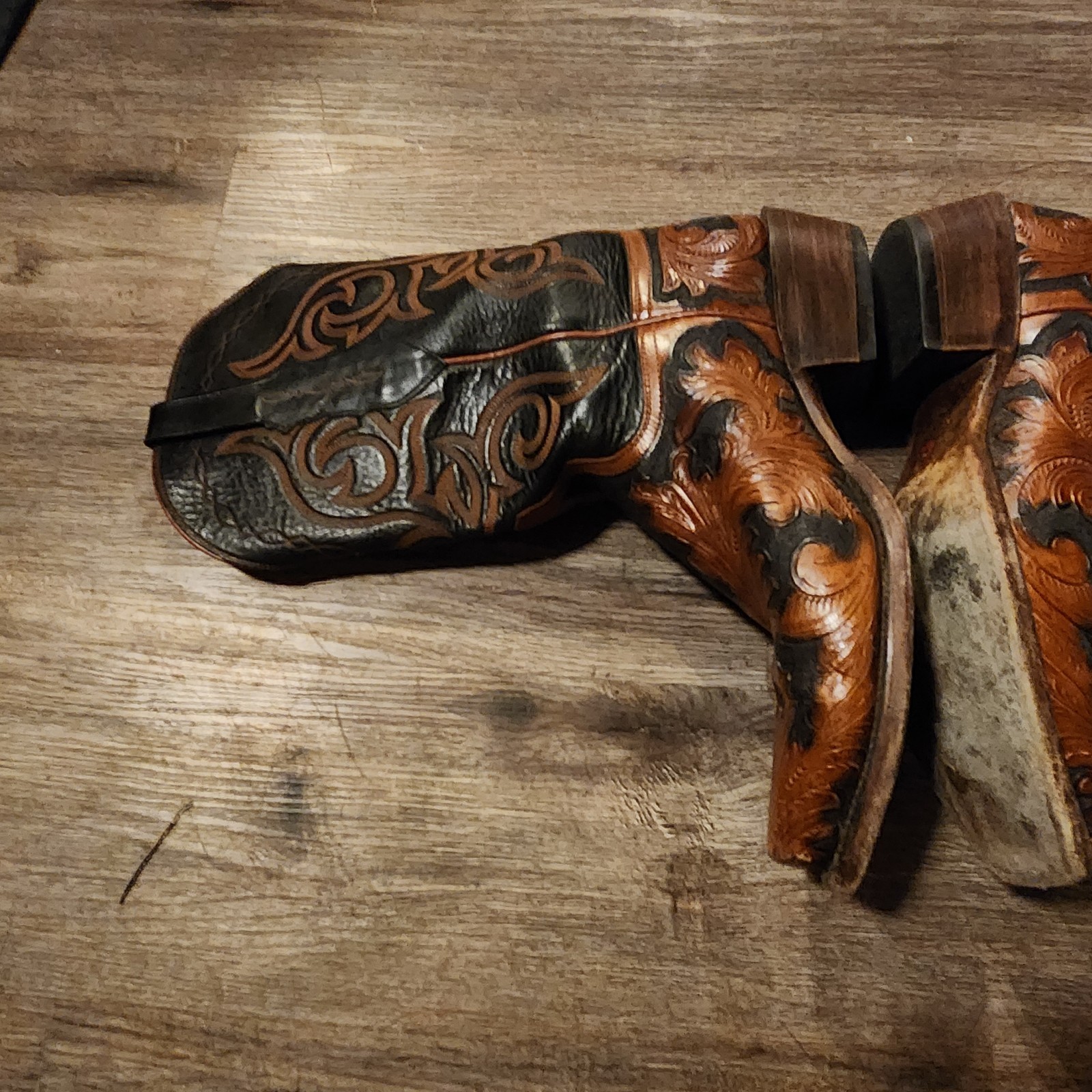 Vintage Lucchese Handmade Classics  Tooled  LEATHER 10.5 RARE Made In USA LOOK image 4