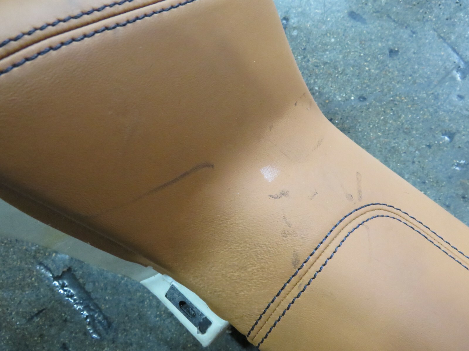 Ferrari California, Center Middle Dash Trim Panel, Tan, P/N 864530