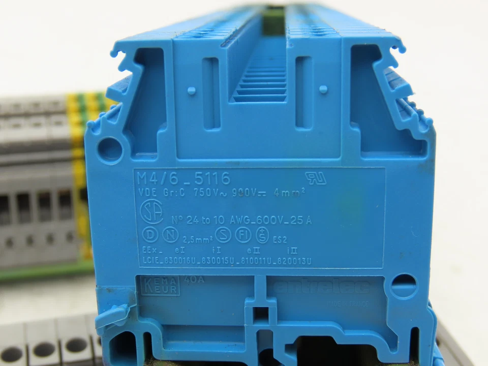 Entrelec M4/6 5116 Terminal Block DIN Rail 24-10AWG 4mm² 600V 25A Lot of 112 - Image 2 of 4