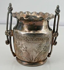 Antique WM Rogers Mfg Co Quadruple Plated Silver Toothpick Holder Floral Design 