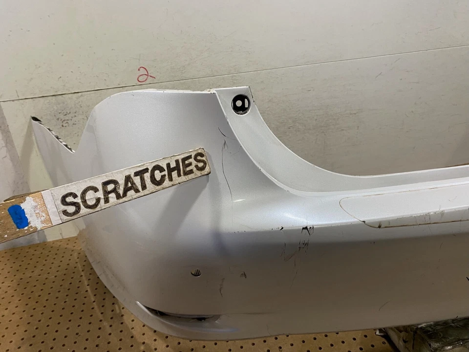 Cubierta de parachoques trasero OEM 2013-2015 Lexus GS350/GS450H Base/F-Sport 52159-30620 Foto 3 de 4