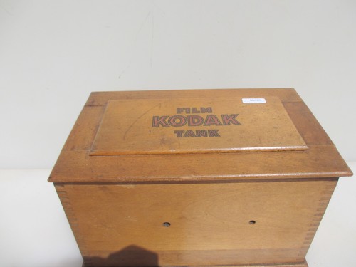 VINTAGE WOODEN KODAK BOX 3 1/2” B-2 + FILM TANK C - DARK ROOM DEVELOPING - Picture 4 of 19