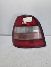 Feu arrière Nissan SUNNY