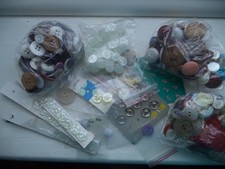 MIXTURE OF BUTTONS NEW & USED Over 250 grams