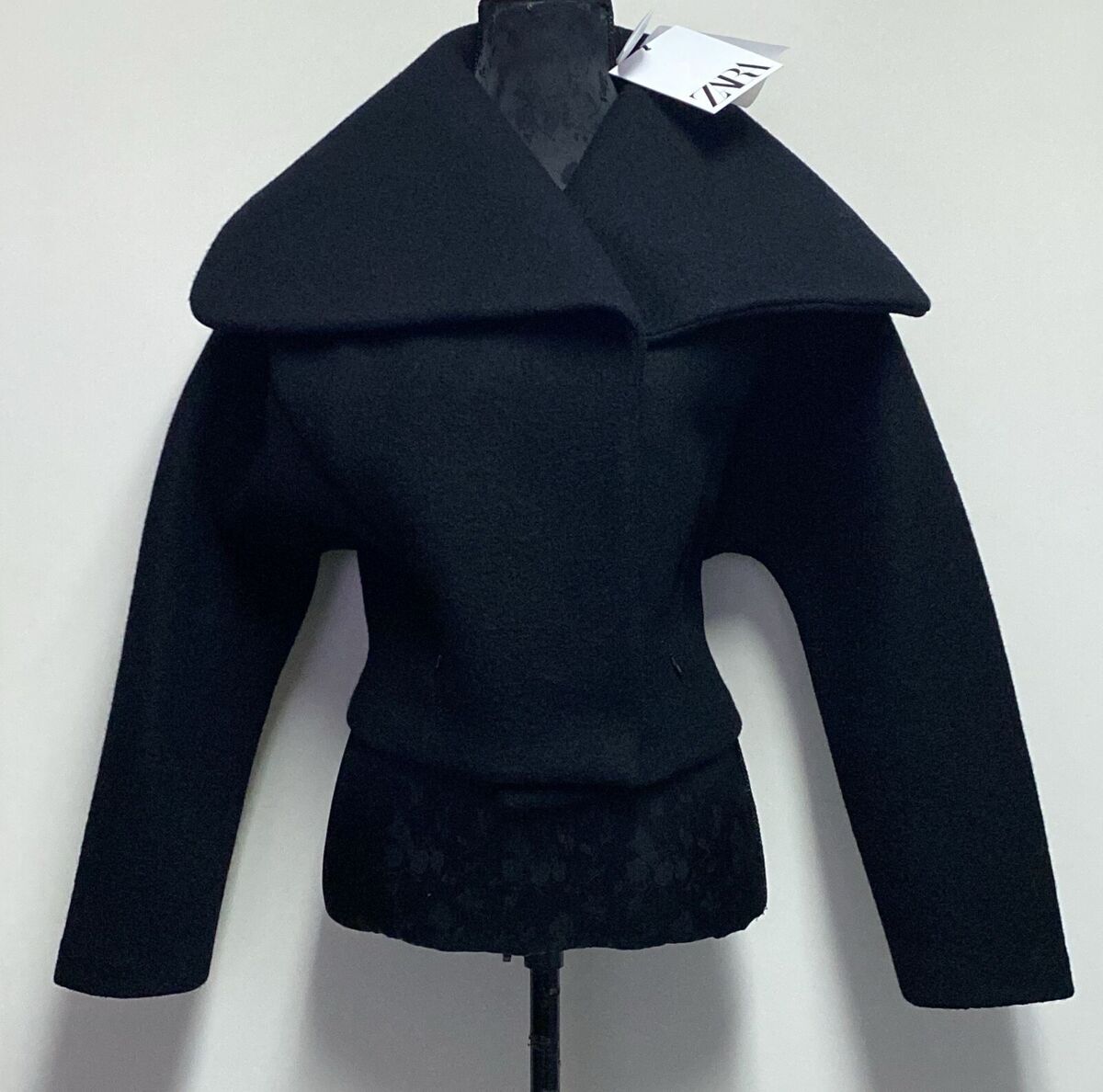 ZARA LIMITED EDITION 100% WOOL CROPPED JACKET BLACK FW24/25 ZARA LIMITED EDITION 100% WOOL CROPPED JACKET BLACK FW24/25