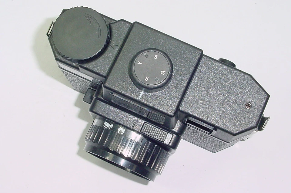 Lomography Holga 120 Film Camera with 60mm F8 Lens in Black - Mint Condition - Image 3 of 4