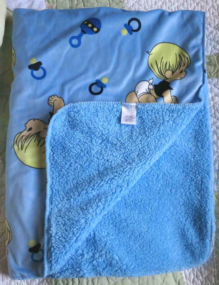 Precious Moments Baby Boy Blanket Rattle Pacifier w Sherpa Backing Blanket EUC - Изображение 3 из 4