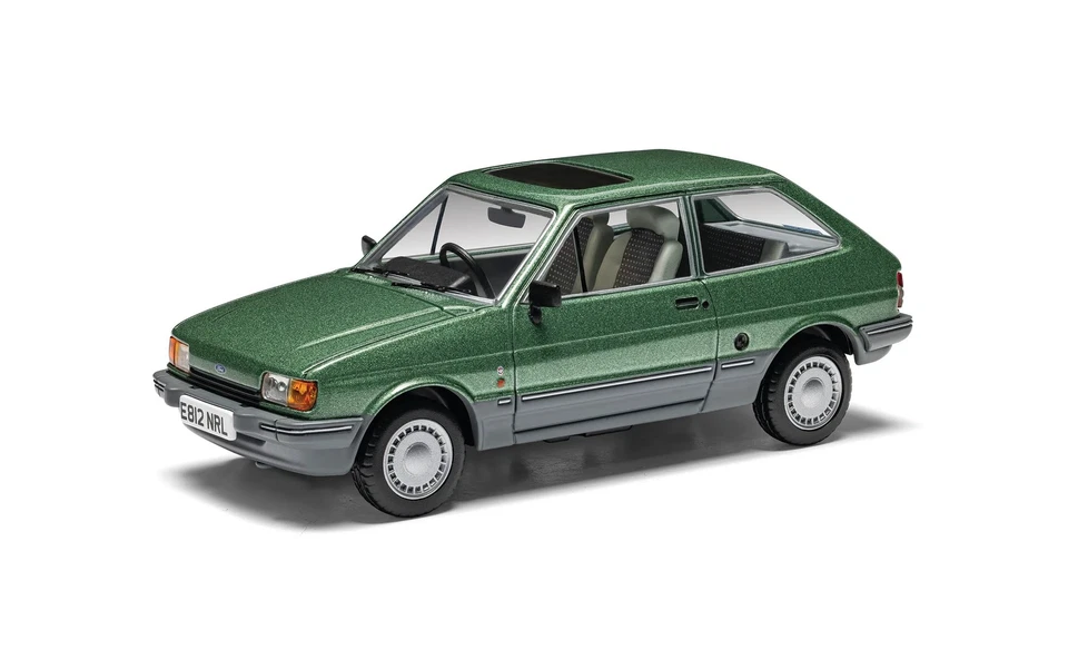 Boxed VA14405 Corgi 1 43rd Scale Ford Fiesta Mk.2 1.4 Ghia Model.