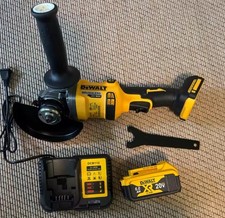 DeWalt DCG414 20V Max XR Brushless Angle Grinder 125mm With Battery and Charger