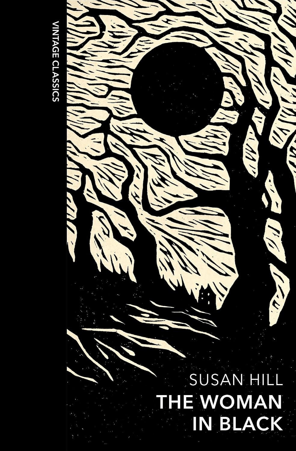 The Woman in Black and Other Ghost Stories: The definitive Gothic classic ghost story and four further haunting tales (Vintage Quarterbound Classics) - Image 3