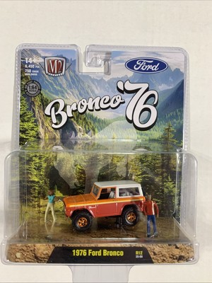 2025 M2 MACHINES CHASE 1976 FORD BRONCO DIORAMA LIMITED TO 750