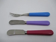 SABRE, Paris STAINLESS SOLID - 2 SPREADERS- 5 3/8" & 1 COCKTAIL FORK- 5 7/8" 16D