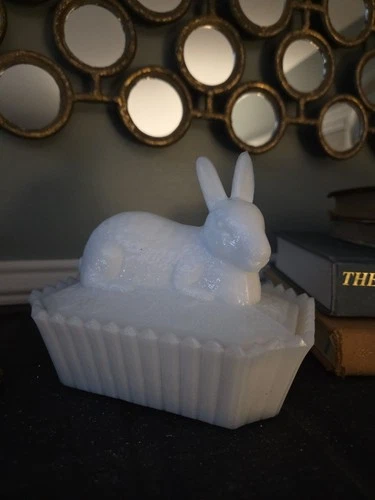 Vintage Westmoreland White Milk Glass Rabbit Bunny Covered Dish