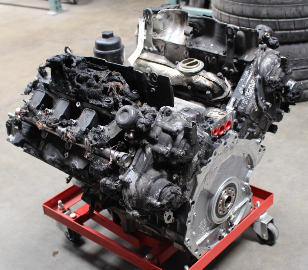 Lamborghini Urus Engine assembly