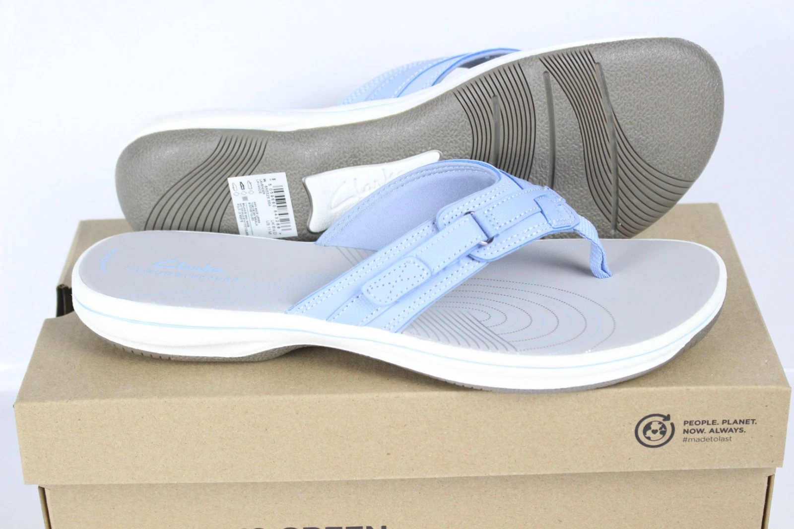 Clarks Women's Breeze Sea Flip Flops Sandals Cloudsteppers Lavender
Opens in a new window or tab