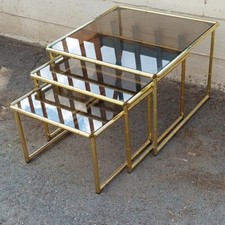 Tris tavolini a incastro, in ottone e vetro anni 70-80