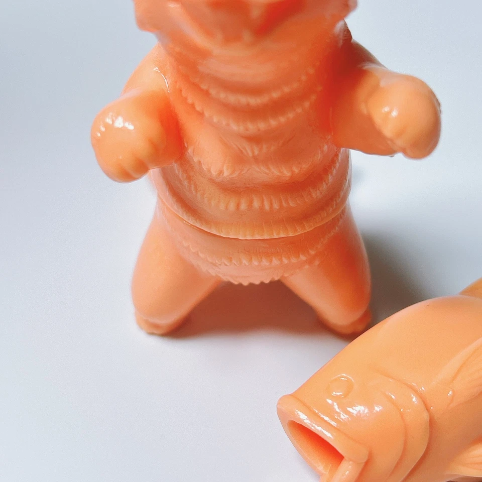 Figura MAX TOY Negra con Pez 4" Para concurso de pintura a color sin pintar Konatsu Foto 4 de 4