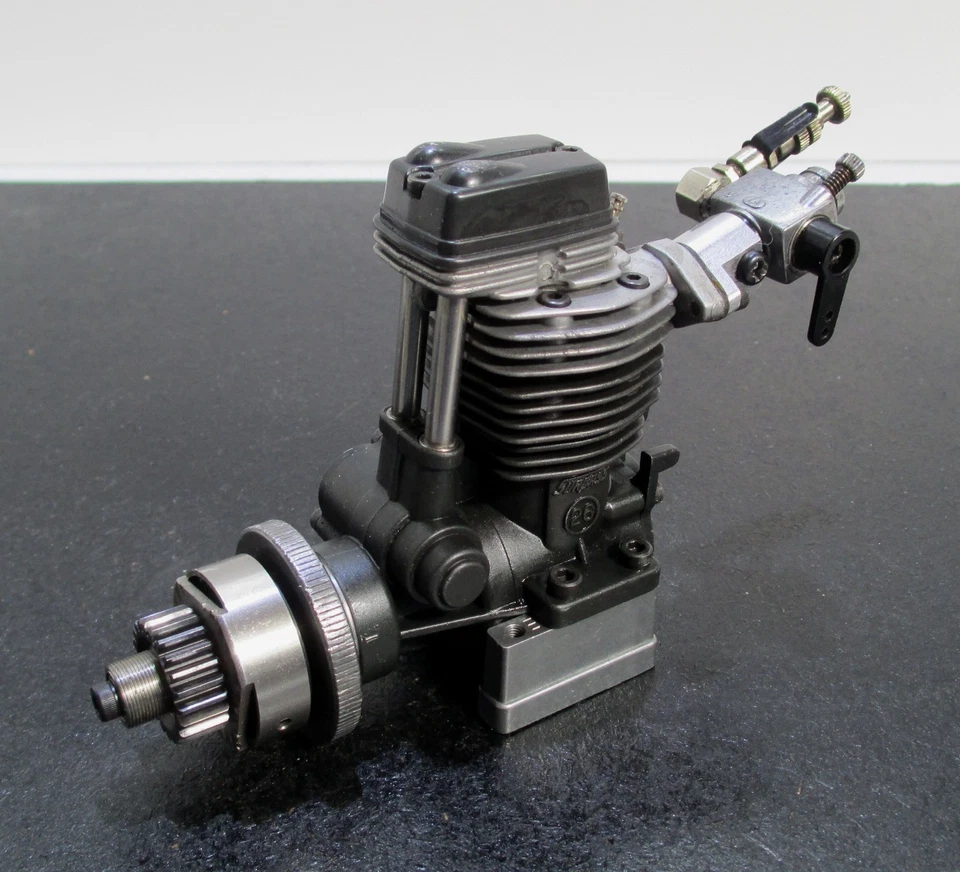 O.S. FS-26S-C 4.41cc 4-cycle glow engine with muffler for 1/10 RC cars Used f/s - Image 3 of 4
