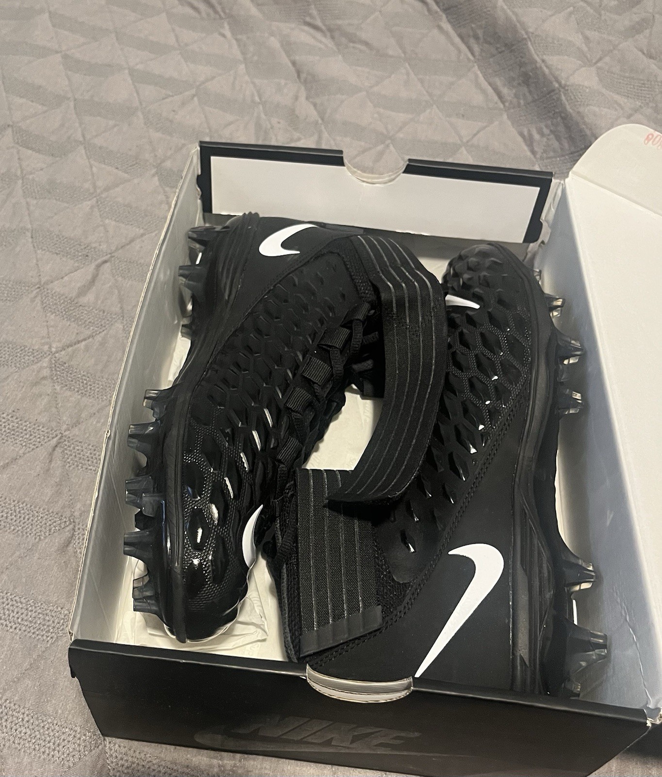 Nike Diamond Turf Mens Football Cleats for Enhanced Grip and Performance