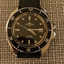 USE Chrono24!! Mint! 1974 Technos Skydiver New ETA 955.144 MONNIN CASE.Military