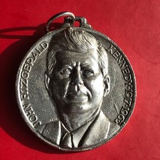 JFK and Robert Kennedy double sided 3D pendant / Medal