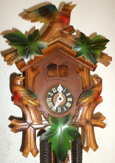 WOW! BLACK FOREST SCHMECKENBECHER SWISS DEEP CARVED MUSICAL 3 BIRD CUCKOO CLOCK!