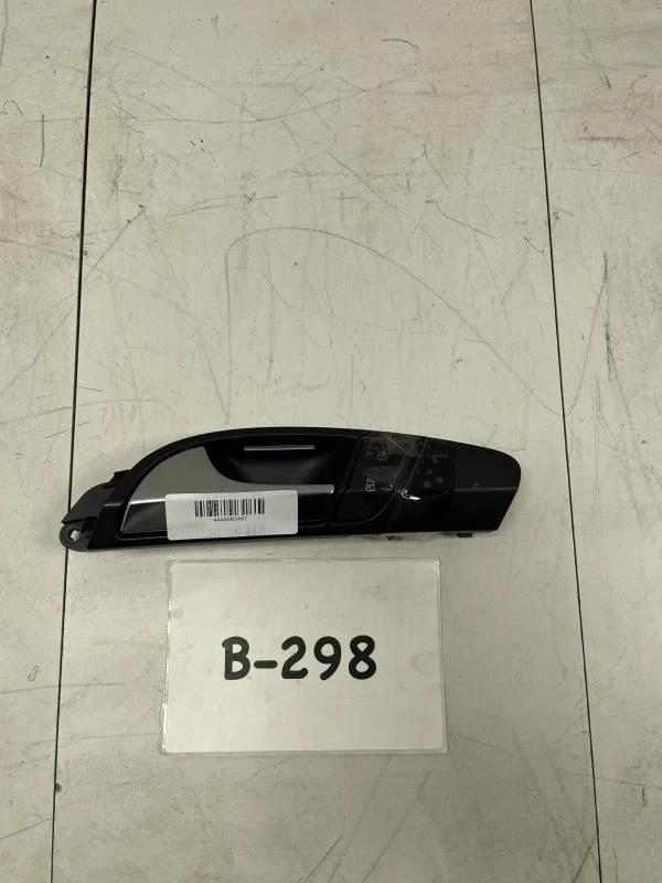 AUDI Q7 3.6 QUATTRO 2007 MANIJA INTERIOR DELANTERA IZQUIERDA LADO DEL CONDUCTOR con bloqueo Foto 4 de 4