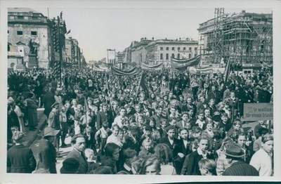 Photo Schirner Berlin, 1. May celebration 1949 in the Berlin Lustgarten,... - 10364606