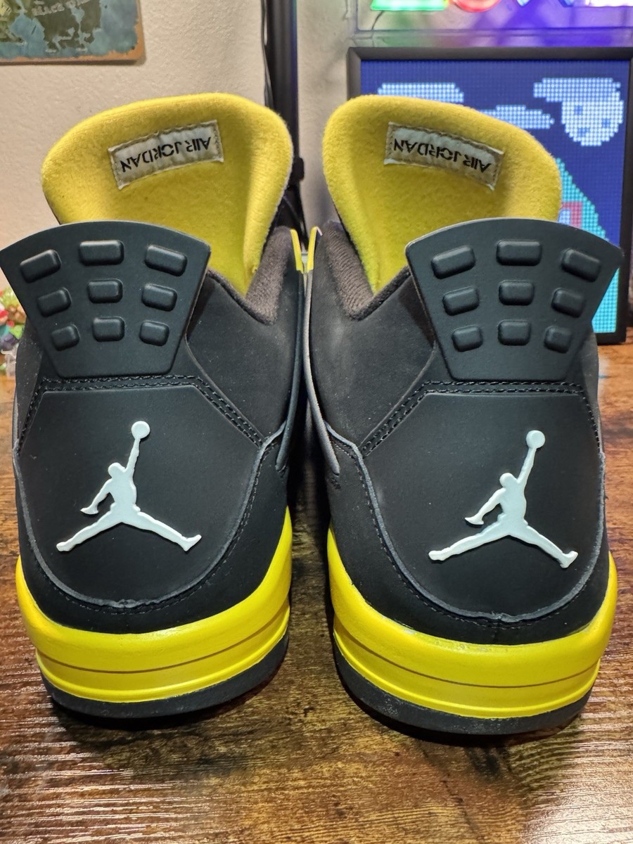 シューズ(男性用) Air Jordan 4 Retro Thunder (2012) s-l400.jpg
