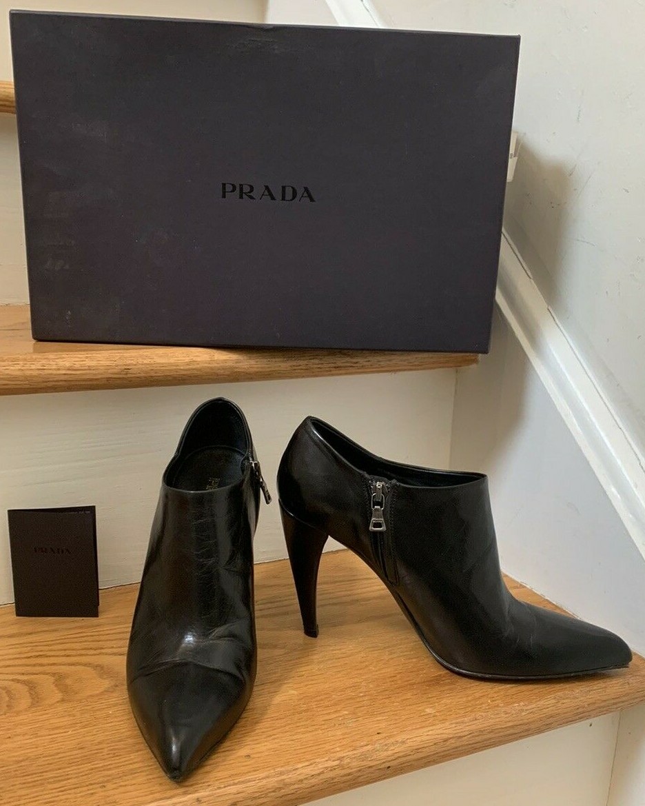 ショートブーツ・ブーティ PRADA BLACK LEATHER ANKLE BOOTS Prada Leather Zip Ankle Boots - Bergdorf Goodman