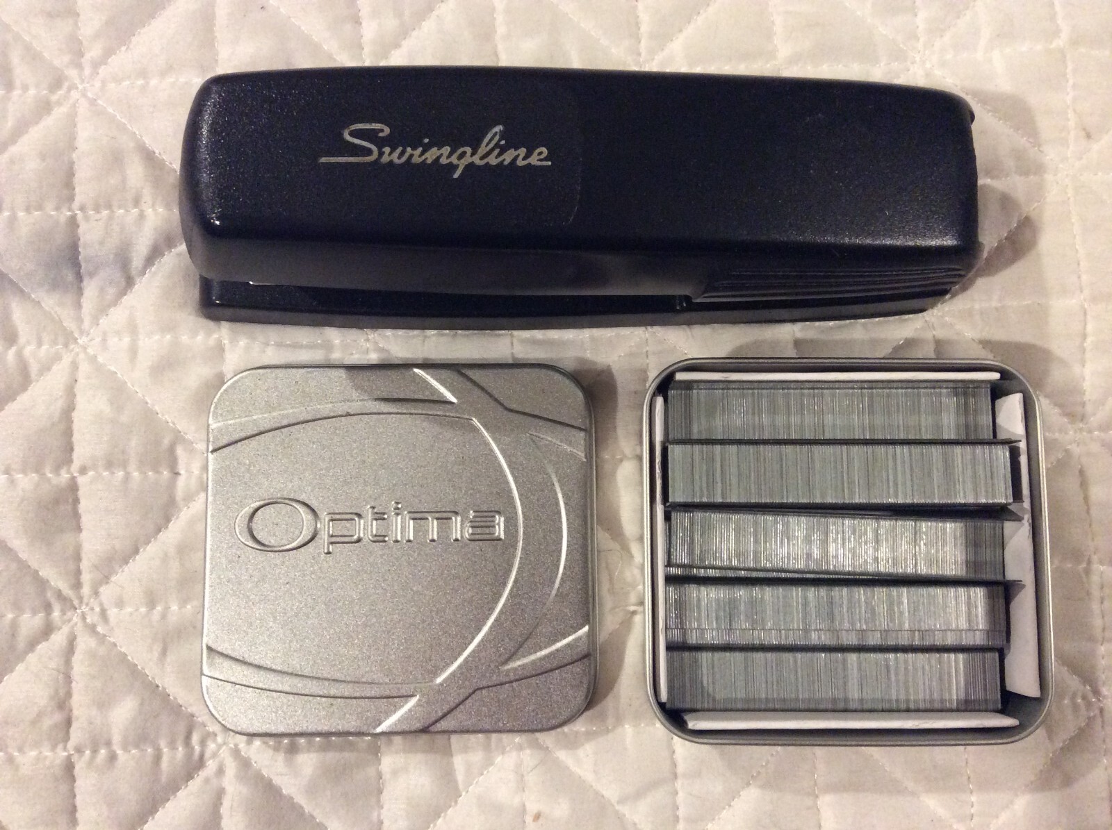 Swingline Stapler Model 545 Plus Swingline Optima High Capacity Staples (2000)-image