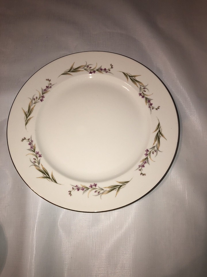 Prestige By Fine China Japan Dinner Plate 10.5" 4 Plates/4 Coffee Cups