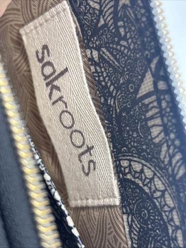 Sakroots Mandala Hobo Themed Cards Zip Pocket Billfold Coated Snap Closure Used - Picture 6 of 7