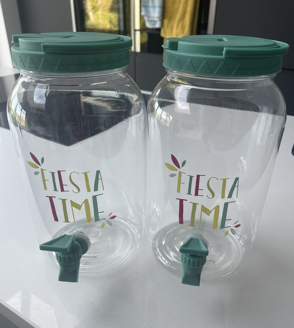 4l drinks dispenser with tap ( plastic) x2 garden/party COLLECTION