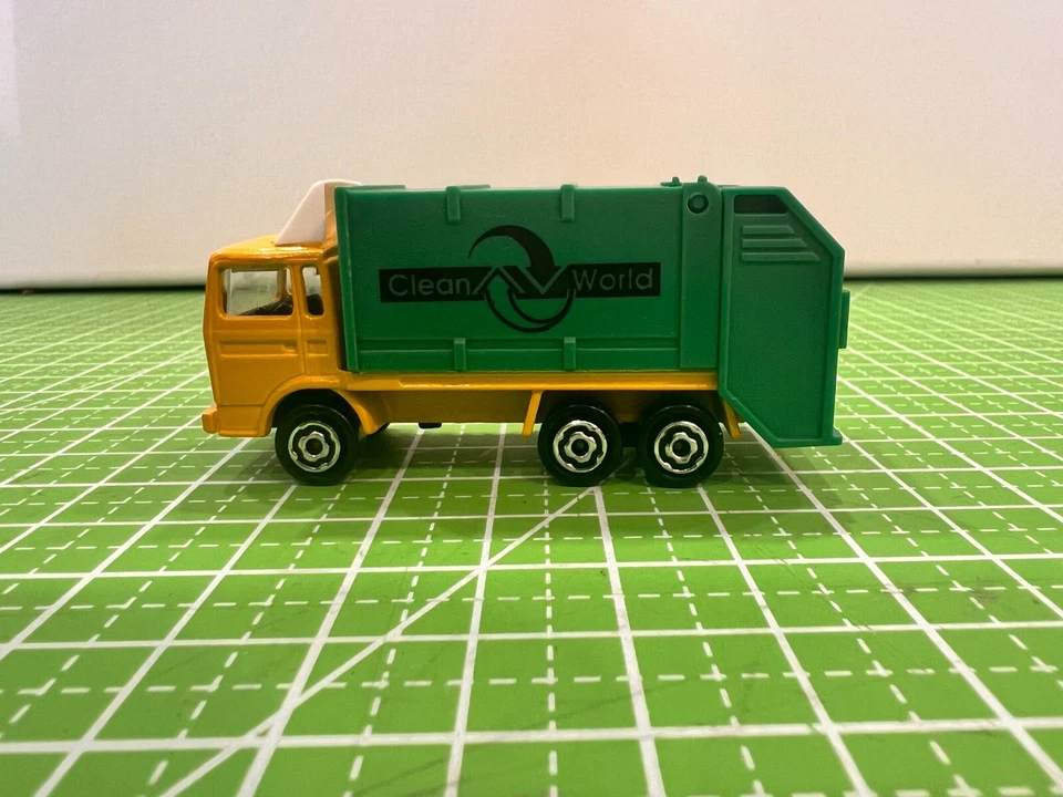 Majorette Garbage Truck #247 Green Yellow Clean World lLogo Made in France MINT - Image 2 of 4