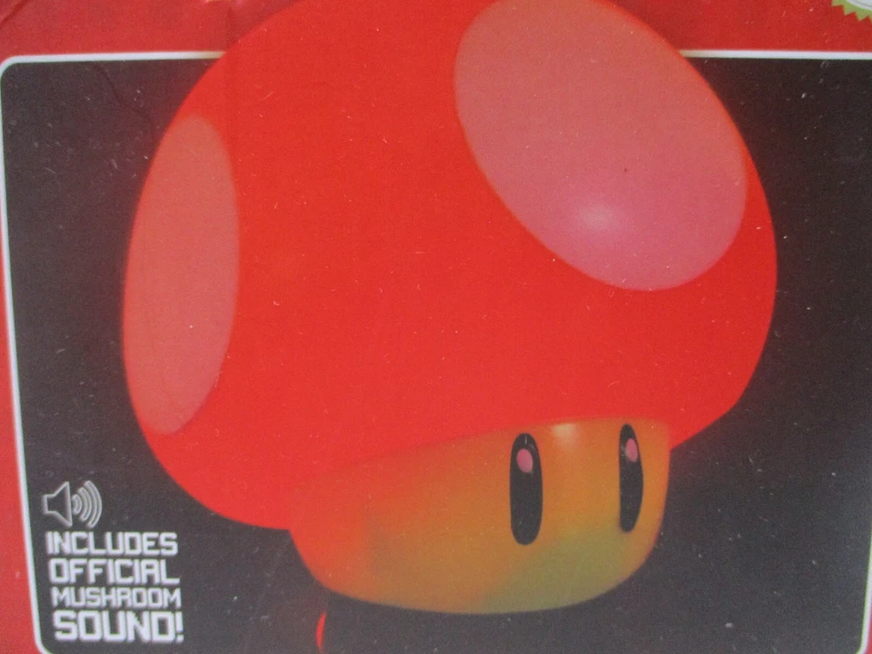 Super Mario Sapo Champiñón Luz Escritorio Nintendo Rojo LED 5X5 in Lámpara Batería Nuevo Foto 4 de 4