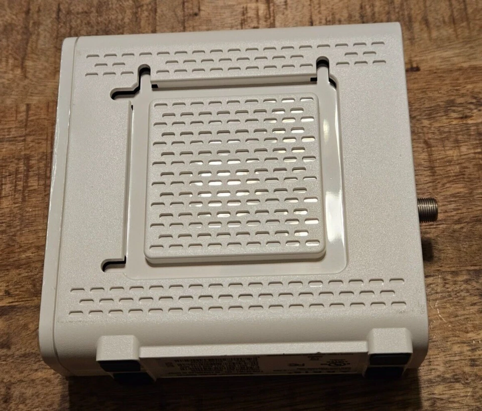 ARRIS SURFboard SB6141 Docsis 3.0 Cable Modem - Image 2 of 4