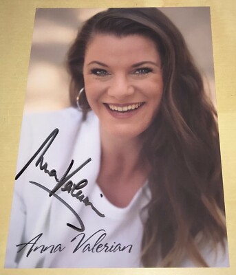 Anna Valerian Original signierte Autogrammkarte Autogramm Karte TV Musik AK #26