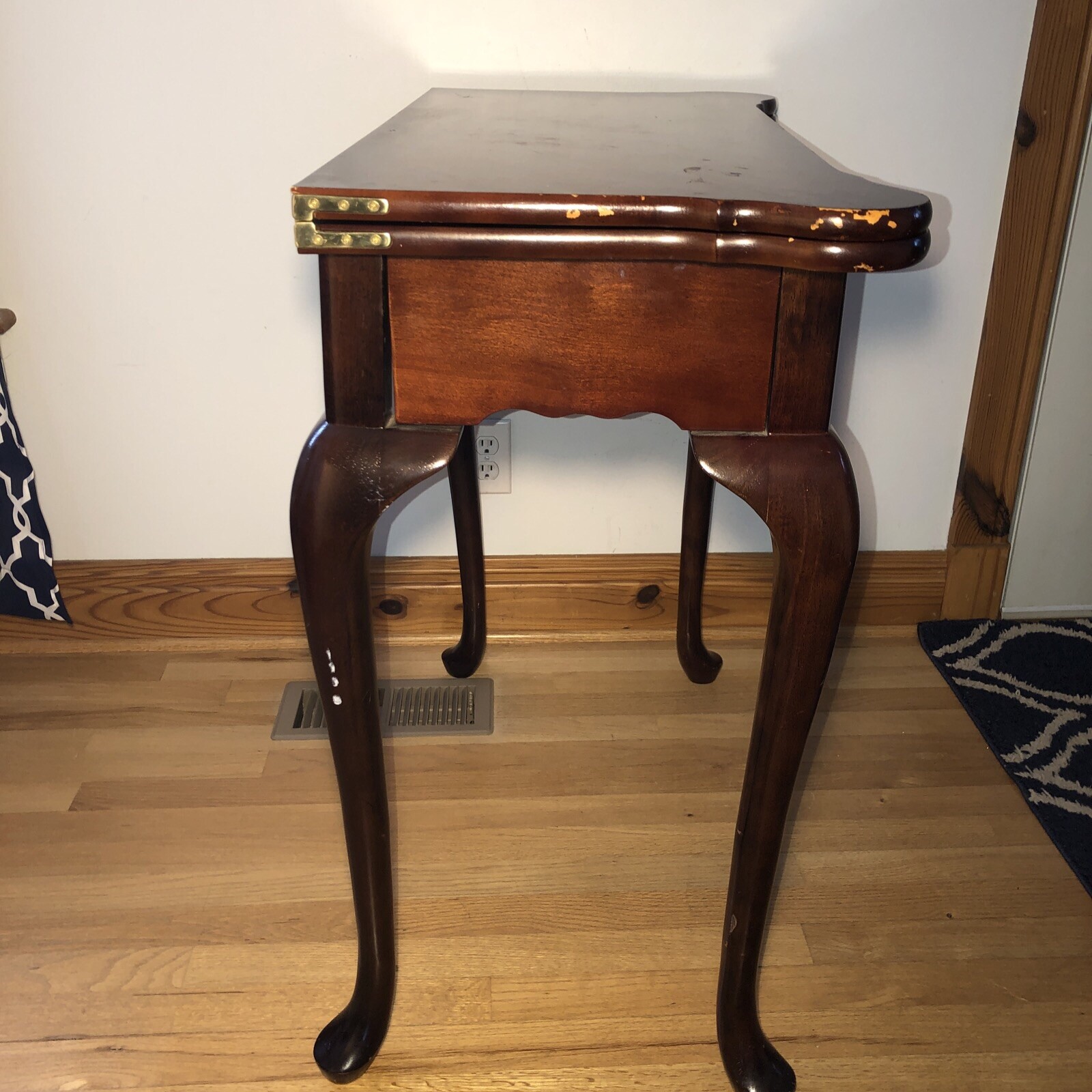 Bombay Company Queen Anne Mahogany Wood Game Card Fold Over Out Console