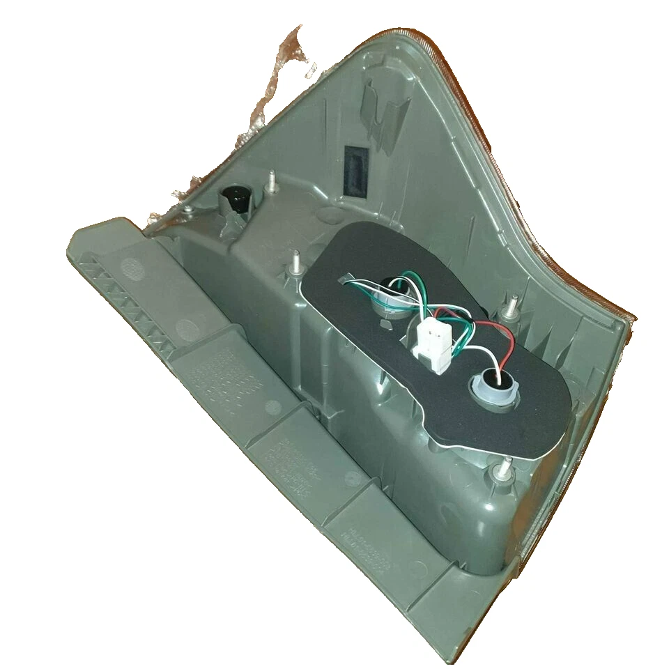 TOYOTA PRIUS + PLUS REAR LIGHT BRAKE LAMP PASSENGER SIDE LEFT 2013 -2021 - Image 4 of 4