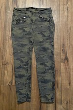  1461 Harper Camo Women  s Jeans Zipper Pockets  Legs Size 30 Multicolor