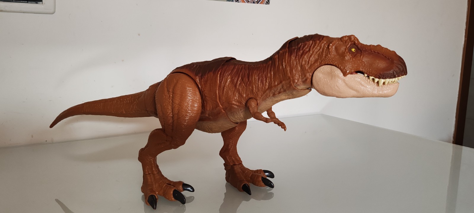 Mattel Jurassic World Super Colossal Tyrannosaurus T Rex