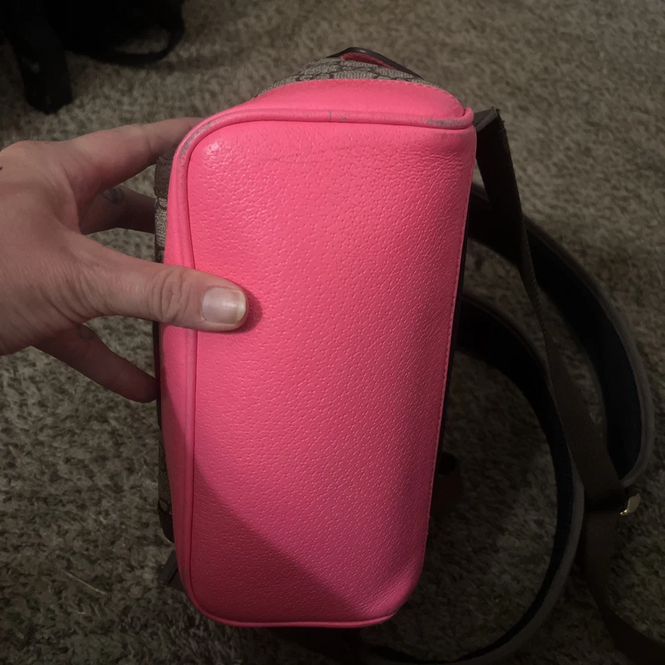 Mochila pequena Gucci GG Ophidia destaque de couro rosa quente  - Imagem 3 de 4