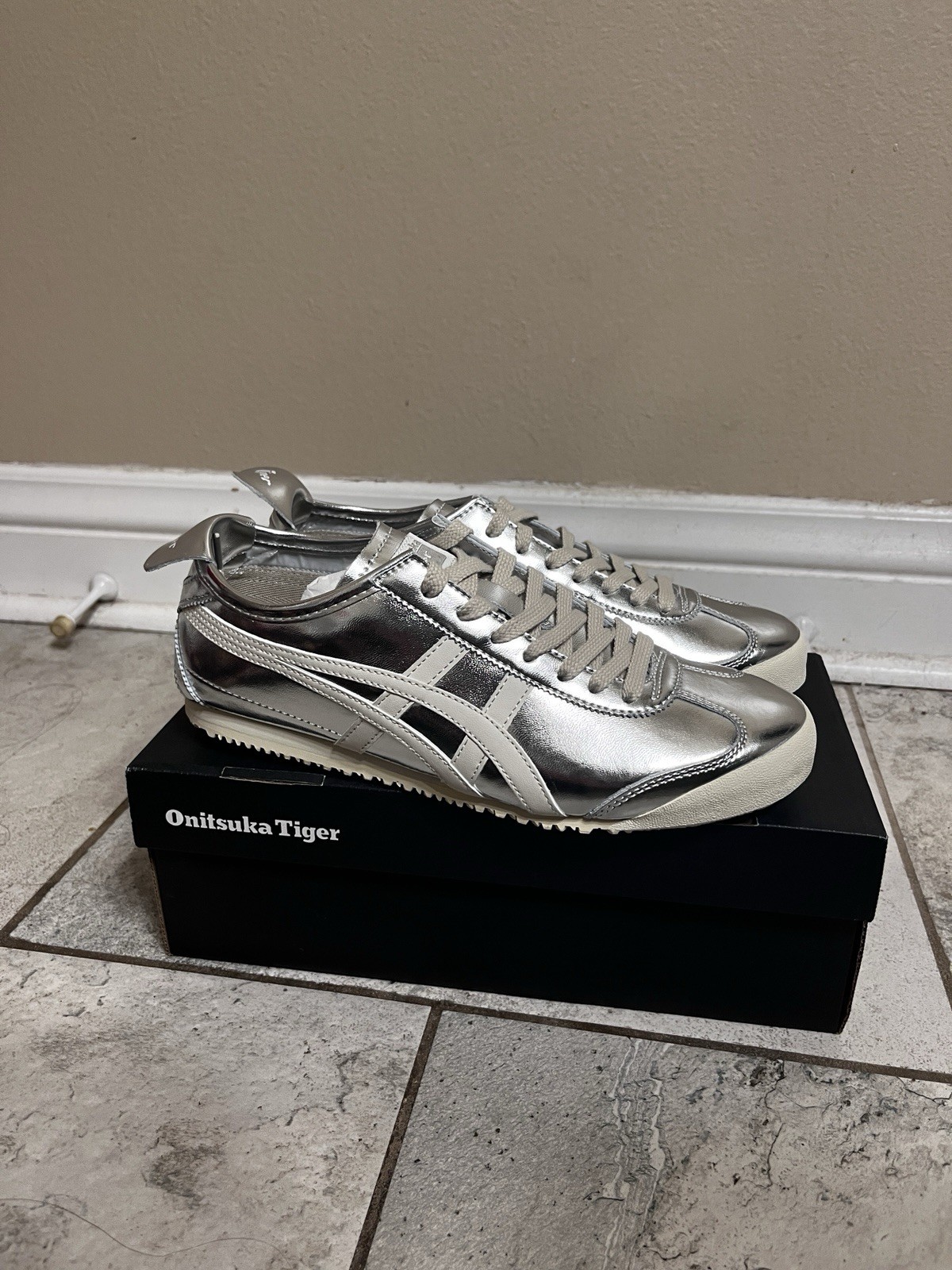 Onitsuka Tiger Mexico 66 Silver Off-White Men’s Size 9 US Brand New with Box